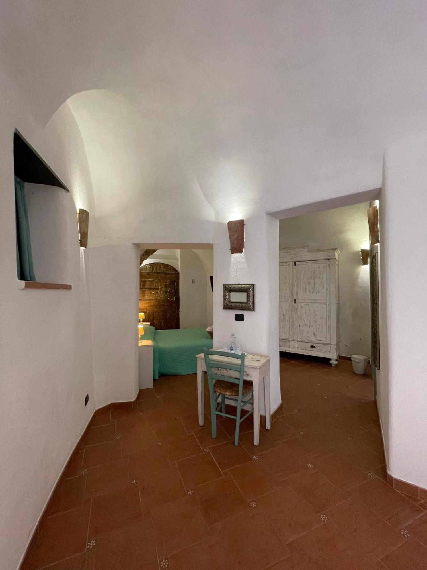 Ca' Du Batan Bed & Breakfast Spotorno Exterior photo
