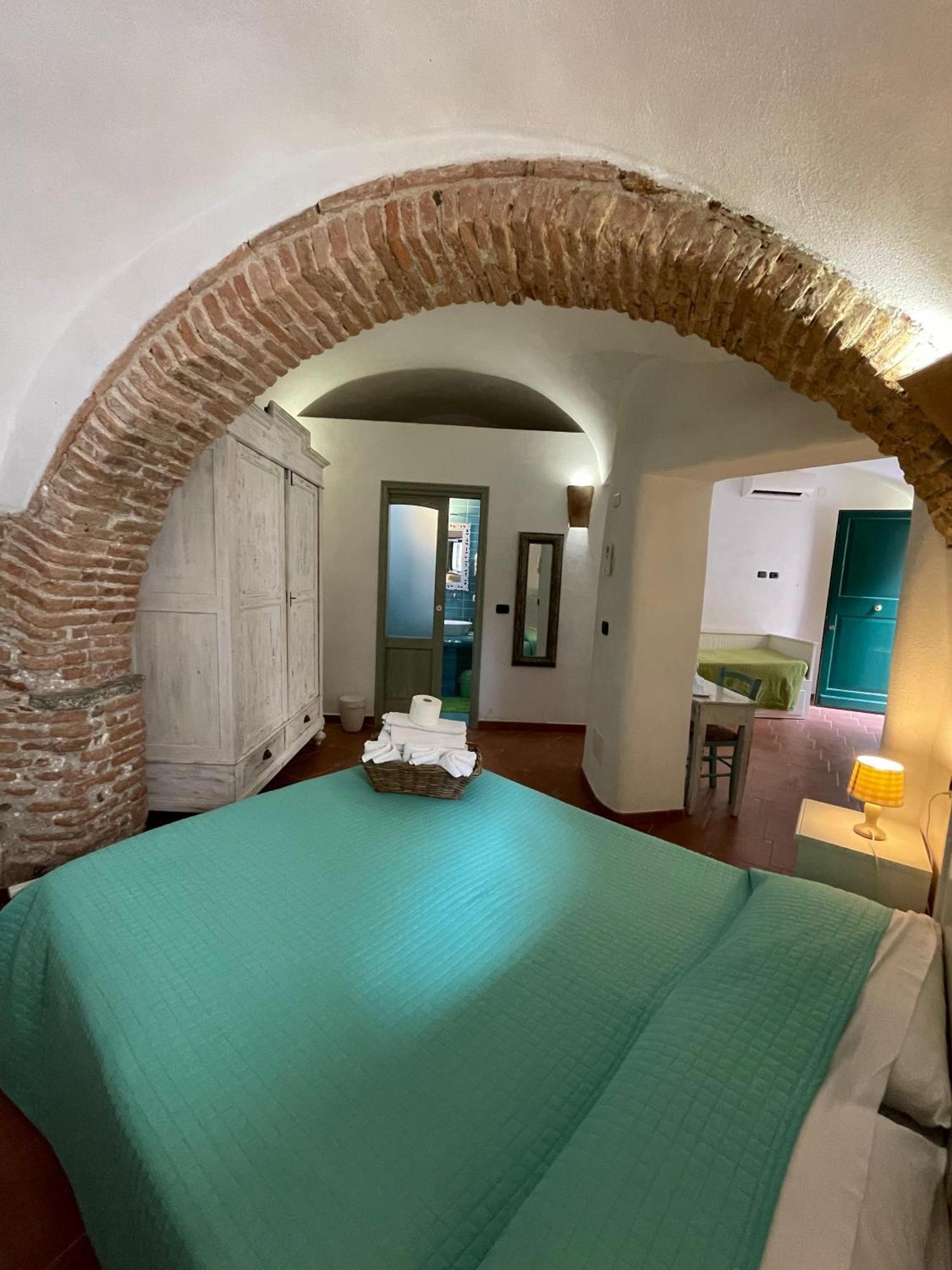 Ca' Du Batan Bed & Breakfast Spotorno Exterior photo