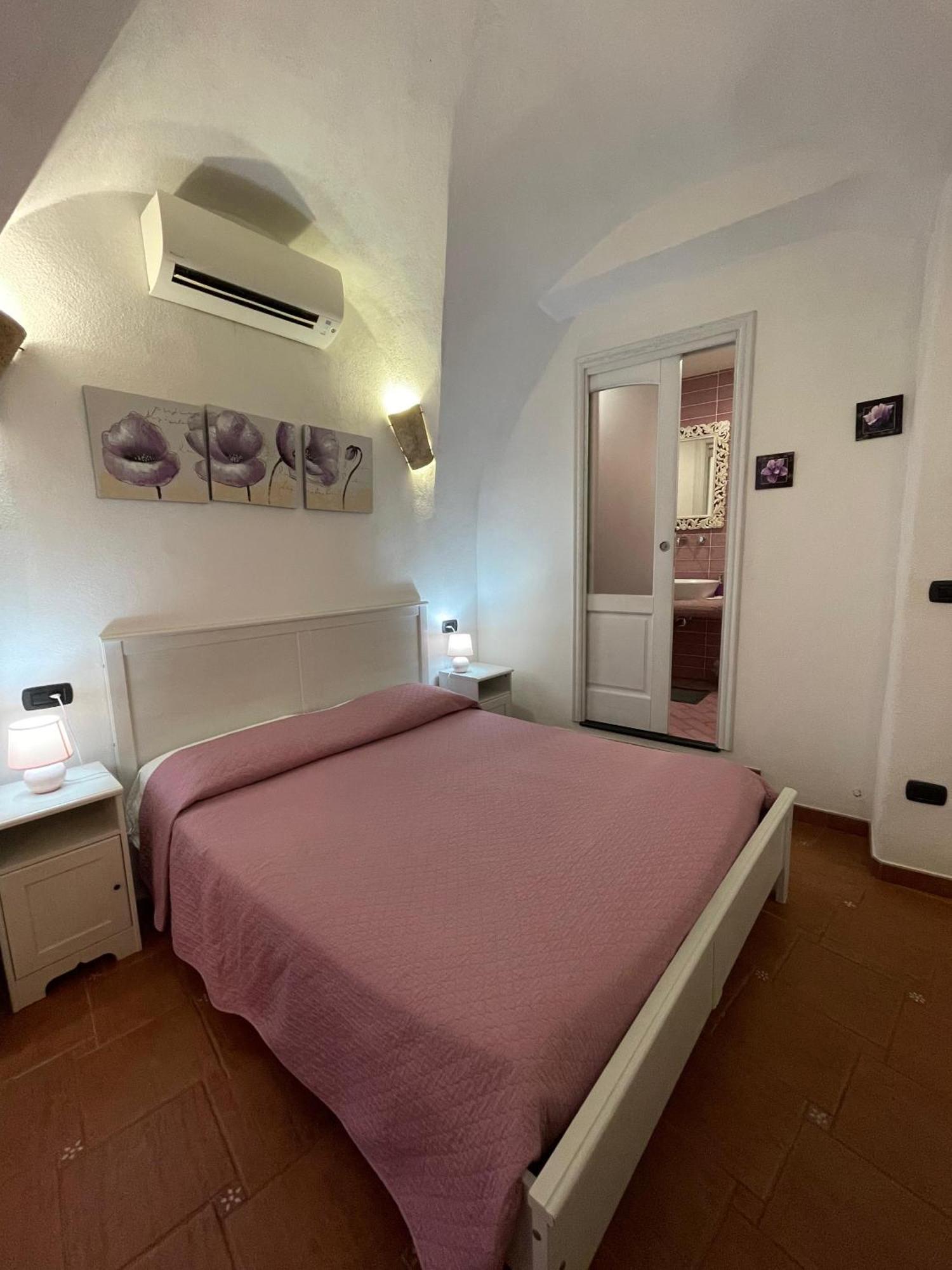 Ca' Du Batan Bed & Breakfast Spotorno Room photo